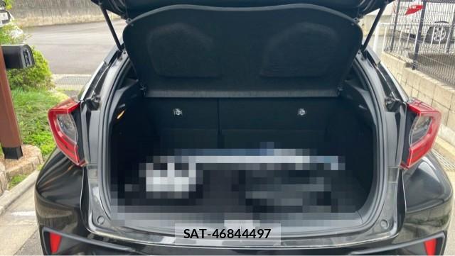 Toyota C-HR 2018-12 8280454-17