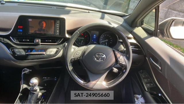Toyota C-HR 2017-11 8280587-16