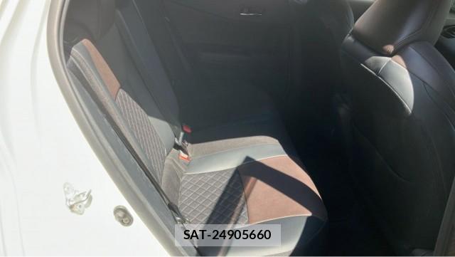 Toyota C-HR 2017-11 8280587-6