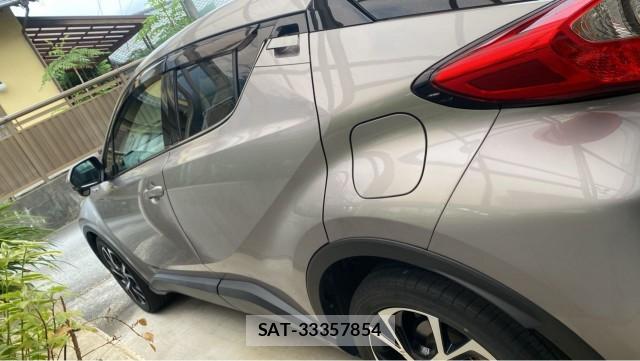 Toyota C-HR 2017-07 8281118-10