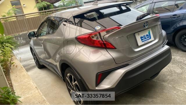 Toyota C-HR 2017-07 8281118-13