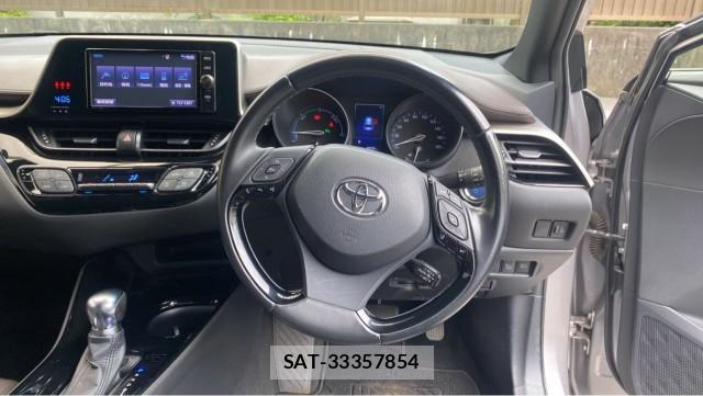 Toyota C-HR 2017-07 8281118-16