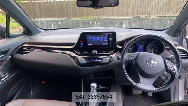 Toyota C-HR 2017-07 8281118-2