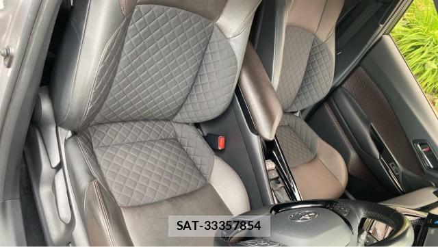 Toyota C-HR 2017-07 8281118-5