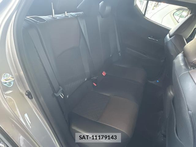 Toyota C-HR 2017-04 8281195-13