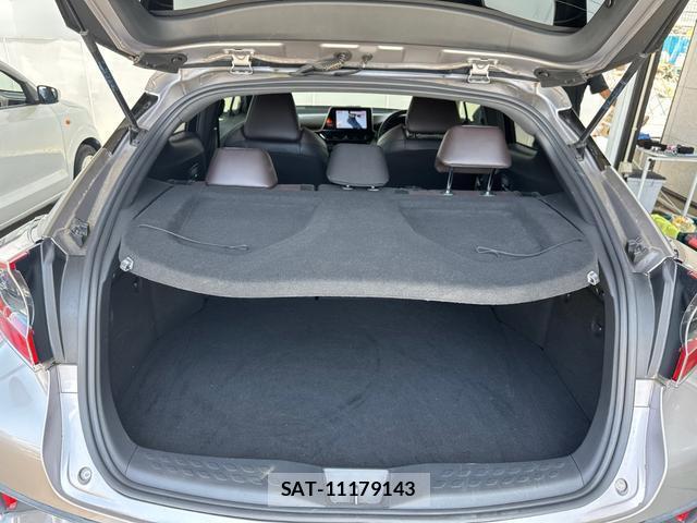 Toyota C-HR 2017-04 8281195-15