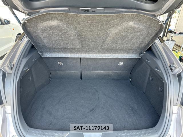 Toyota C-HR 2017-04 8281195-16