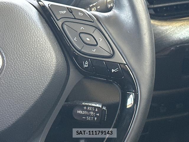 Toyota C-HR 2017-04 8281195-17