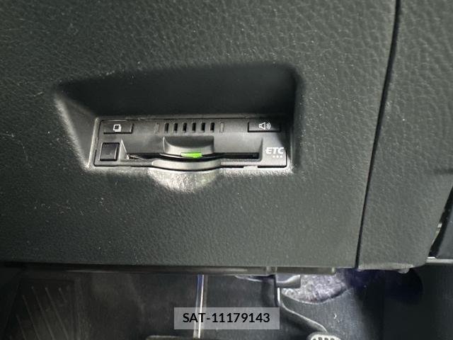 Toyota C-HR 2017-04 8281195-6