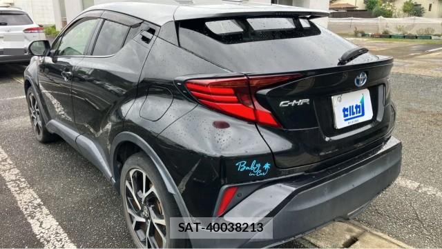 Toyota C-HR 2019-10 8281525-13