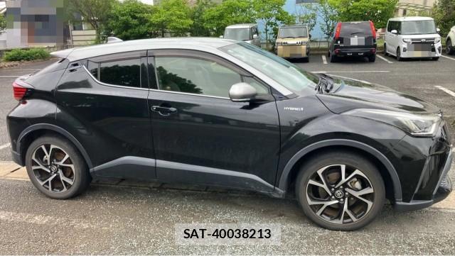 Toyota C-HR 2019-10 8281525-3