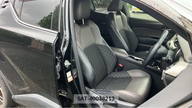 Toyota C-HR 2019-10 8281525-5