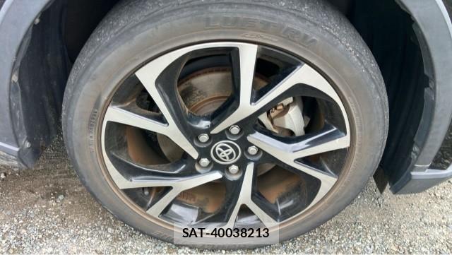 Toyota C-HR 2019-10 8281525-8