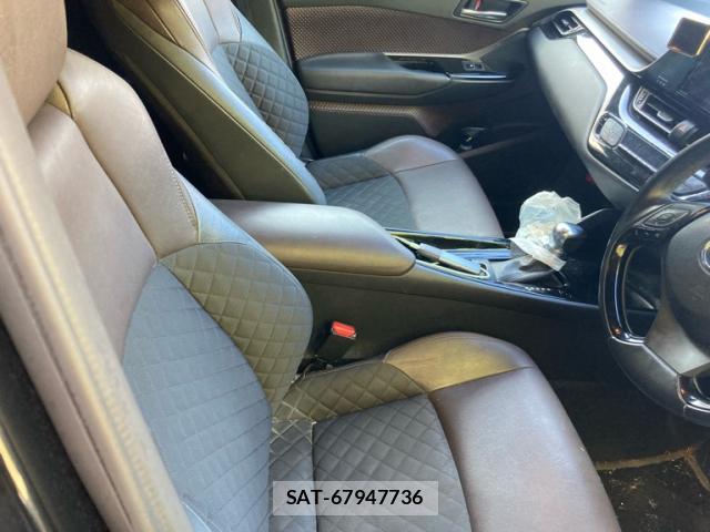 Toyota C-HR 2018-07 8284269-10