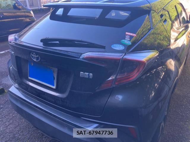 Toyota C-HR 2018-07 8284269-12