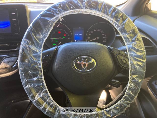 Toyota C-HR 2018-07 8284269-16