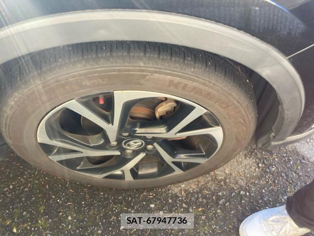 Toyota C-HR 2018-07 8284269-4
