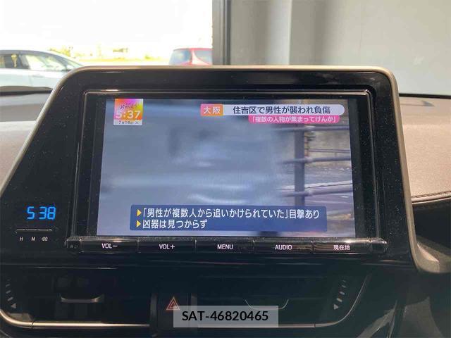 Toyota C-HR 2018-01 8285149-1