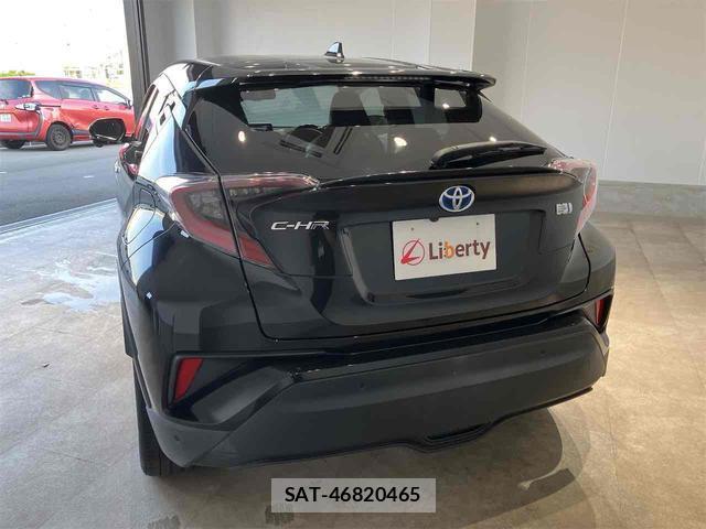Toyota C-HR 2018-01 8285149-10
