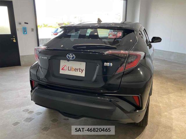 Toyota C-HR 2018-01 8285149-11