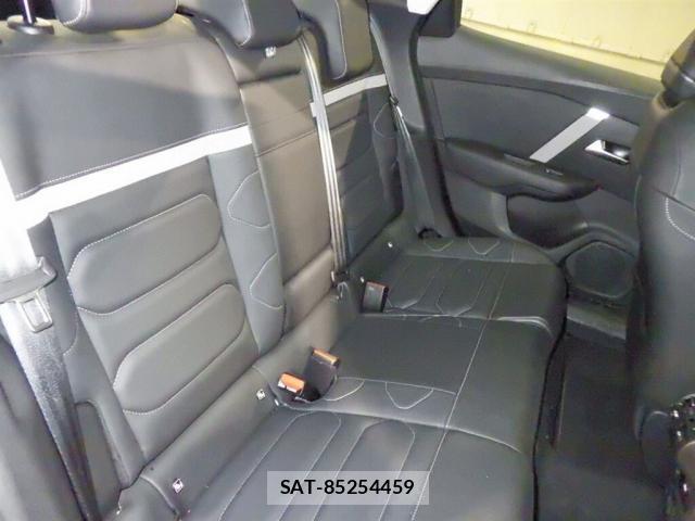 Citroen C4 2023-06 8284654-4