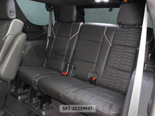 Cadillac ESCALADE 2024-03 8280794-9