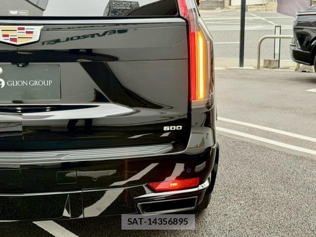 Cadillac ESCALADE 2022-03 8285086-14