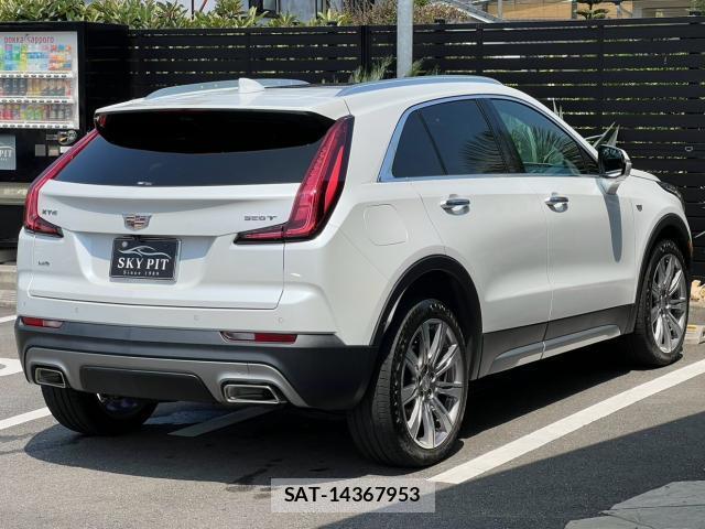 Cadillac XT4 2021-04 8282541-1