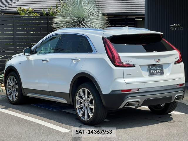Cadillac XT4 2021-04 8282541-5