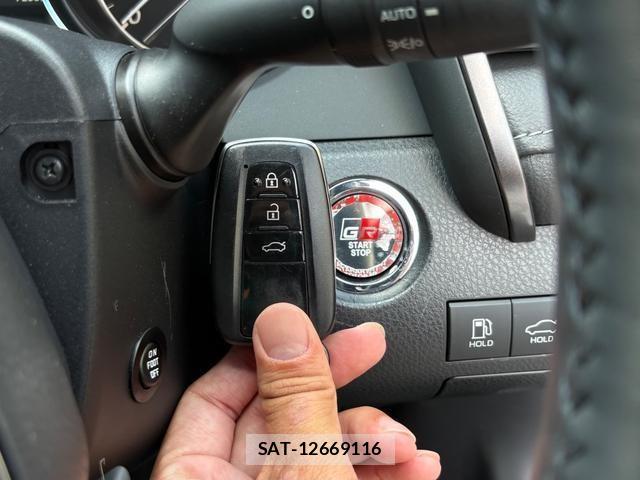 Toyota CAMRY 2021-06 8278112-8
