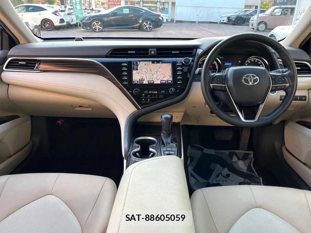 Toyota CAMRY 2017-12 8279433-1