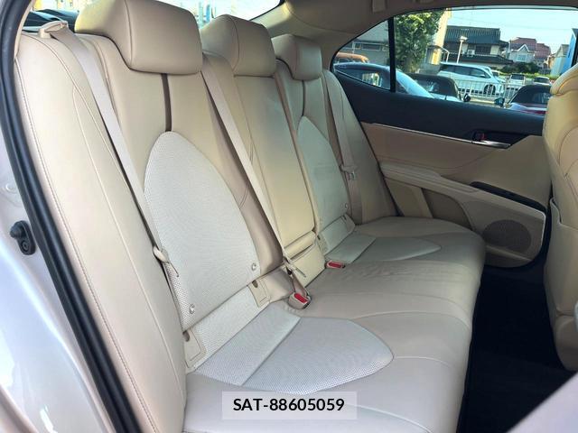 Toyota CAMRY 2017-12 8279433-8