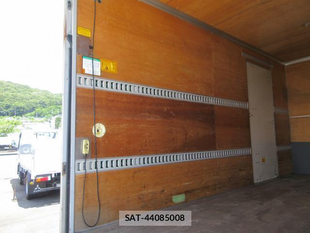MITSUBISHI FUSO CANTER 2018-04 8276794-12