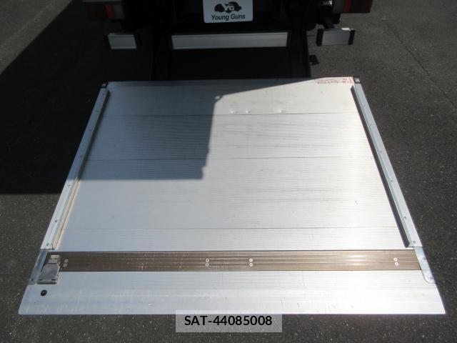 MITSUBISHI FUSO CANTER 2018-04 8276794-15