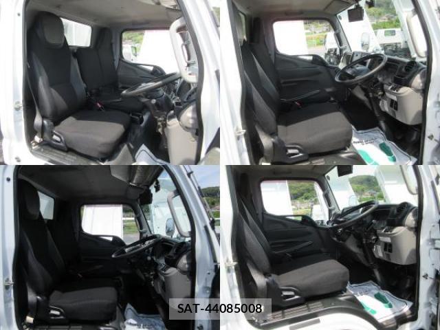 MITSUBISHI FUSO CANTER 2018-04 8276794-4