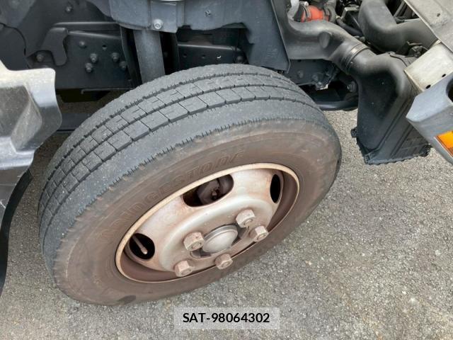 MITSUBISHI FUSO CANTER 2015-03 8277515-12