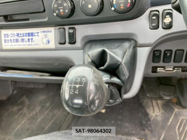 MITSUBISHI FUSO CANTER 2015-03 8277515-6