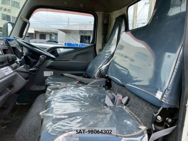 MITSUBISHI FUSO CANTER 2015-03 8277515-7
