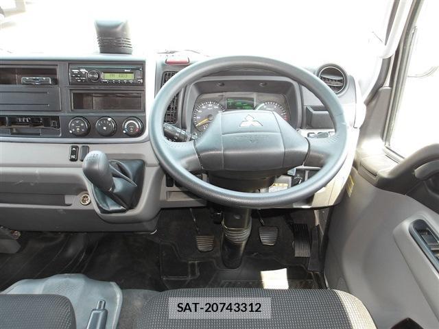 MITSUBISHI FUSO CANTER 2024-03 8278734-19