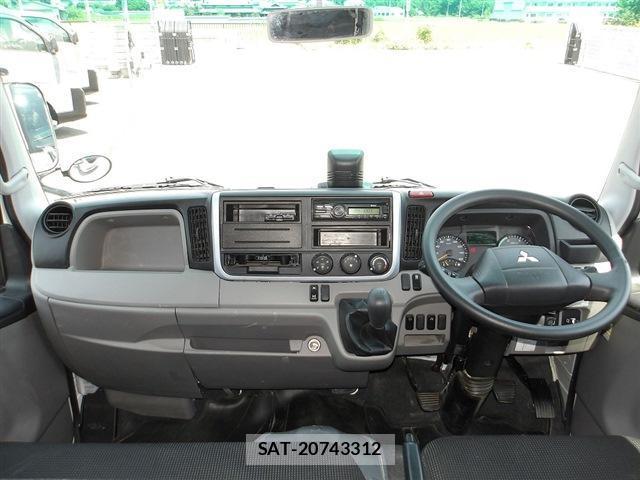 MITSUBISHI FUSO CANTER 2024-03 8278734-3