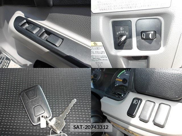 MITSUBISHI FUSO CANTER 2024-03 8278734-5