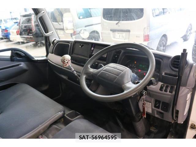 MITSUBISHI FUSO CANTER 2016-05 8284595-2