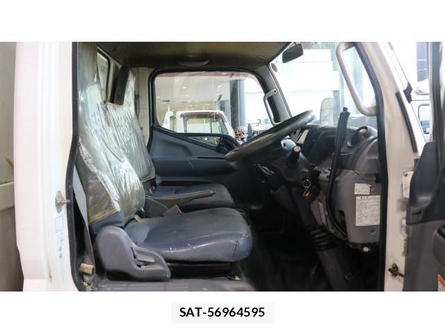 MITSUBISHI FUSO CANTER 2016-05 8284595-5