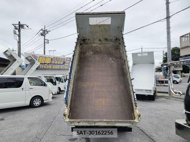 MITSUBISHI FUSO CANTER 2017-06 8285796-1