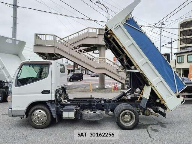MITSUBISHI FUSO CANTER 2017-06 8285796-4