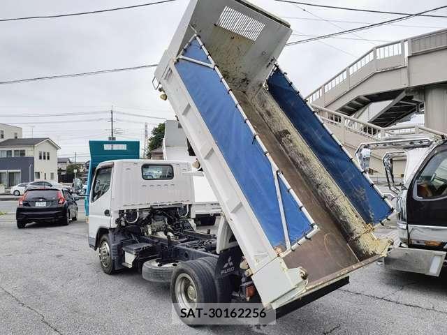 MITSUBISHI FUSO CANTER 2017-06 8285796-5