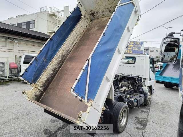 MITSUBISHI FUSO CANTER 2017-06 8285796-6