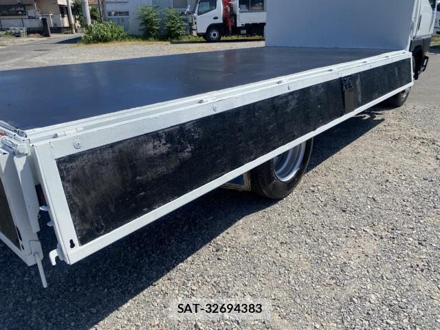 MITSUBISHI FUSO CANTER 2001-07 8285832-5