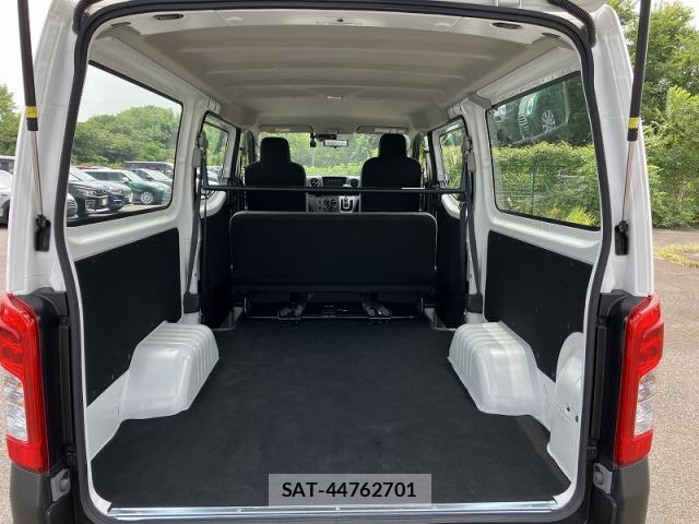 Nissan Caravan 2024-10 8281978-6