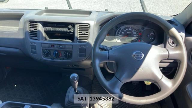Nissan Caravan 2004-08 8282189-16